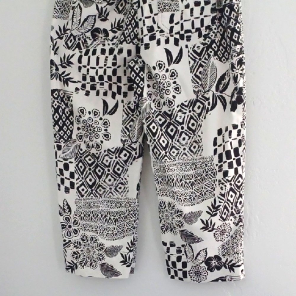 Chico's Black & White Patterned Crop Pants - Picture 6 of 9